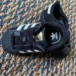 NWOT Adidas superstar
